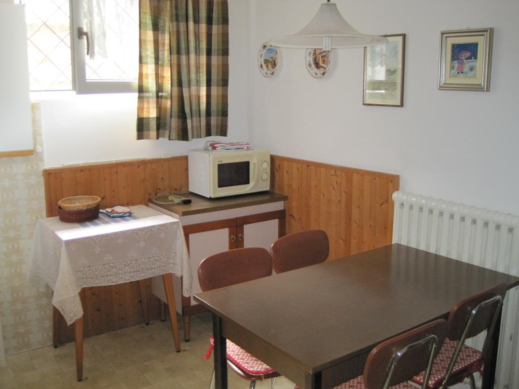 ברנצונה סול גארדה La Virgola Apartments חדר תמונה