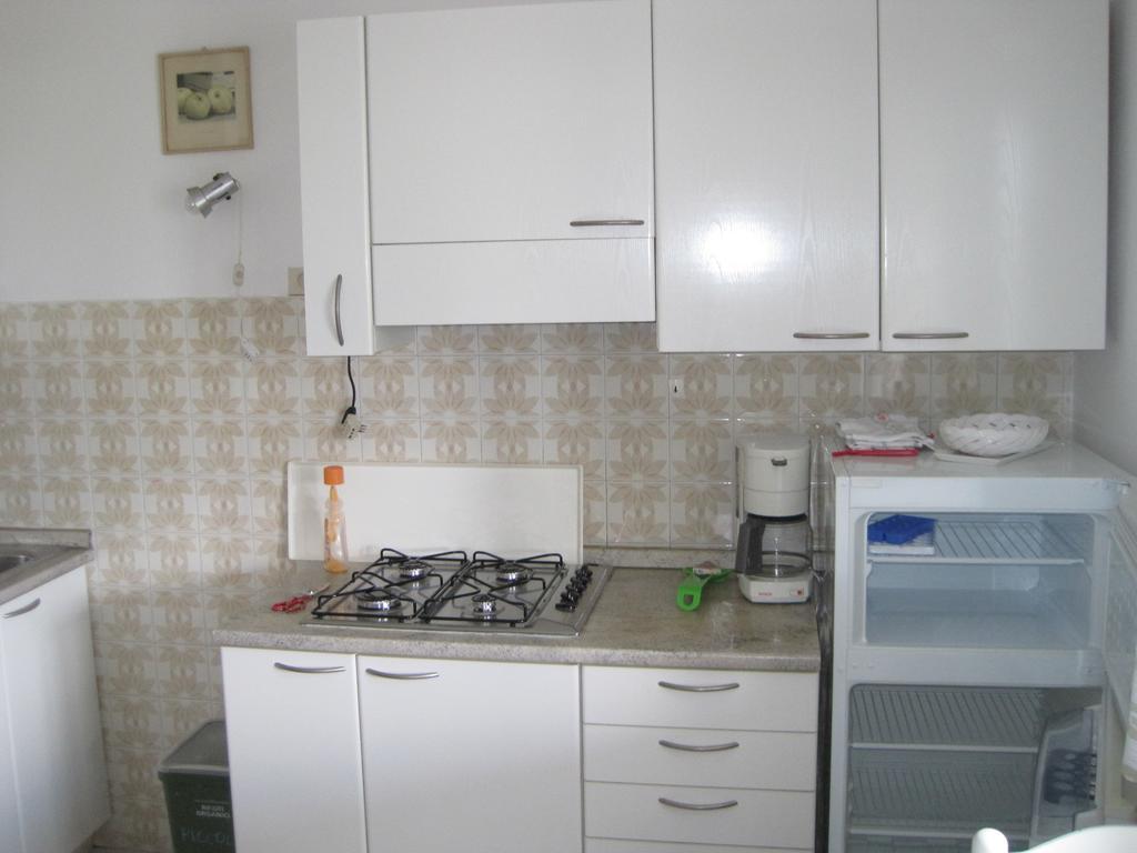 ברנצונה סול גארדה La Virgola Apartments מראה חיצוני תמונה