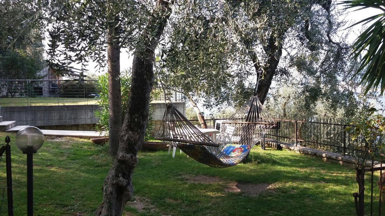 ברנצונה סול גארדה La Virgola Apartments מראה חיצוני תמונה