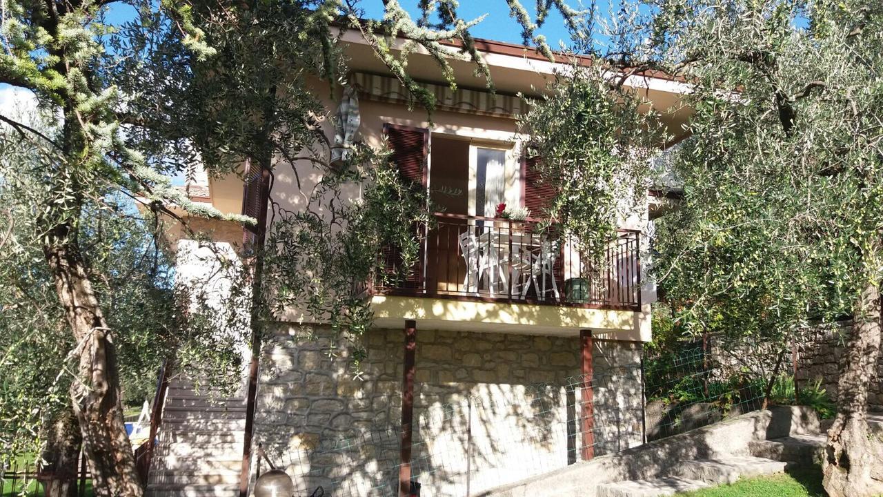 ברנצונה סול גארדה La Virgola Apartments מראה חיצוני תמונה