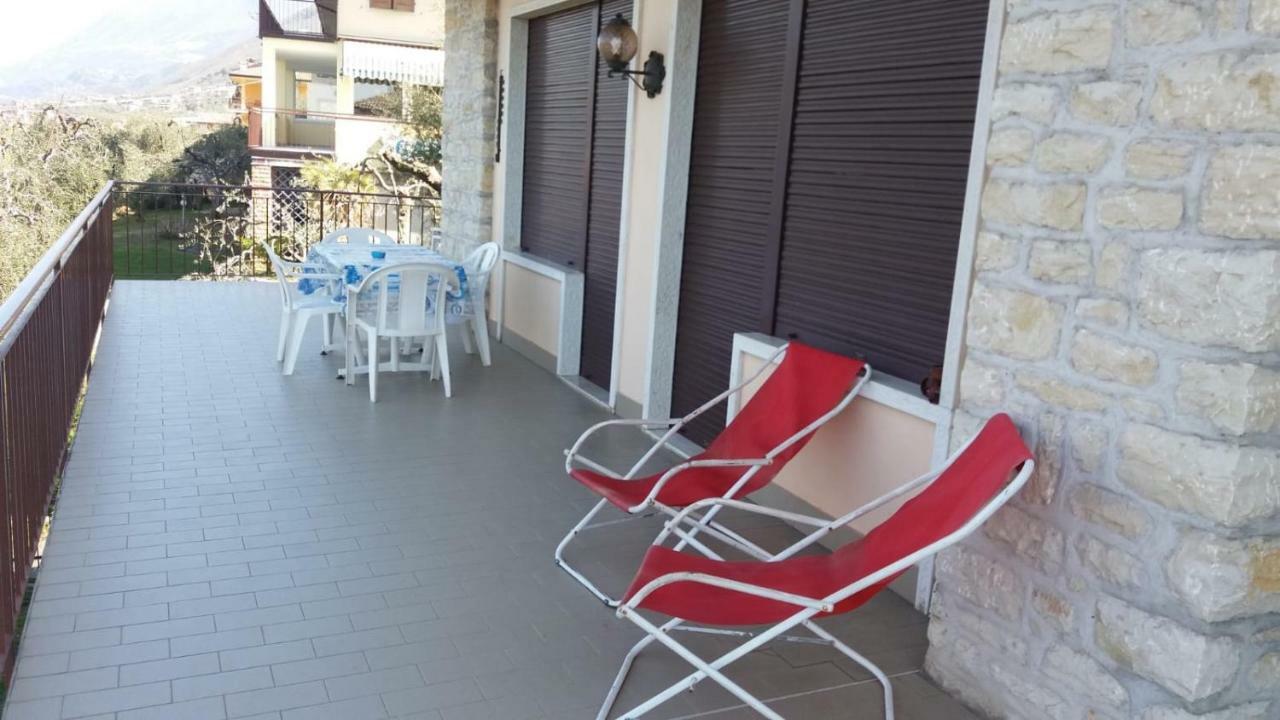 ברנצונה סול גארדה La Virgola Apartments מראה חיצוני תמונה