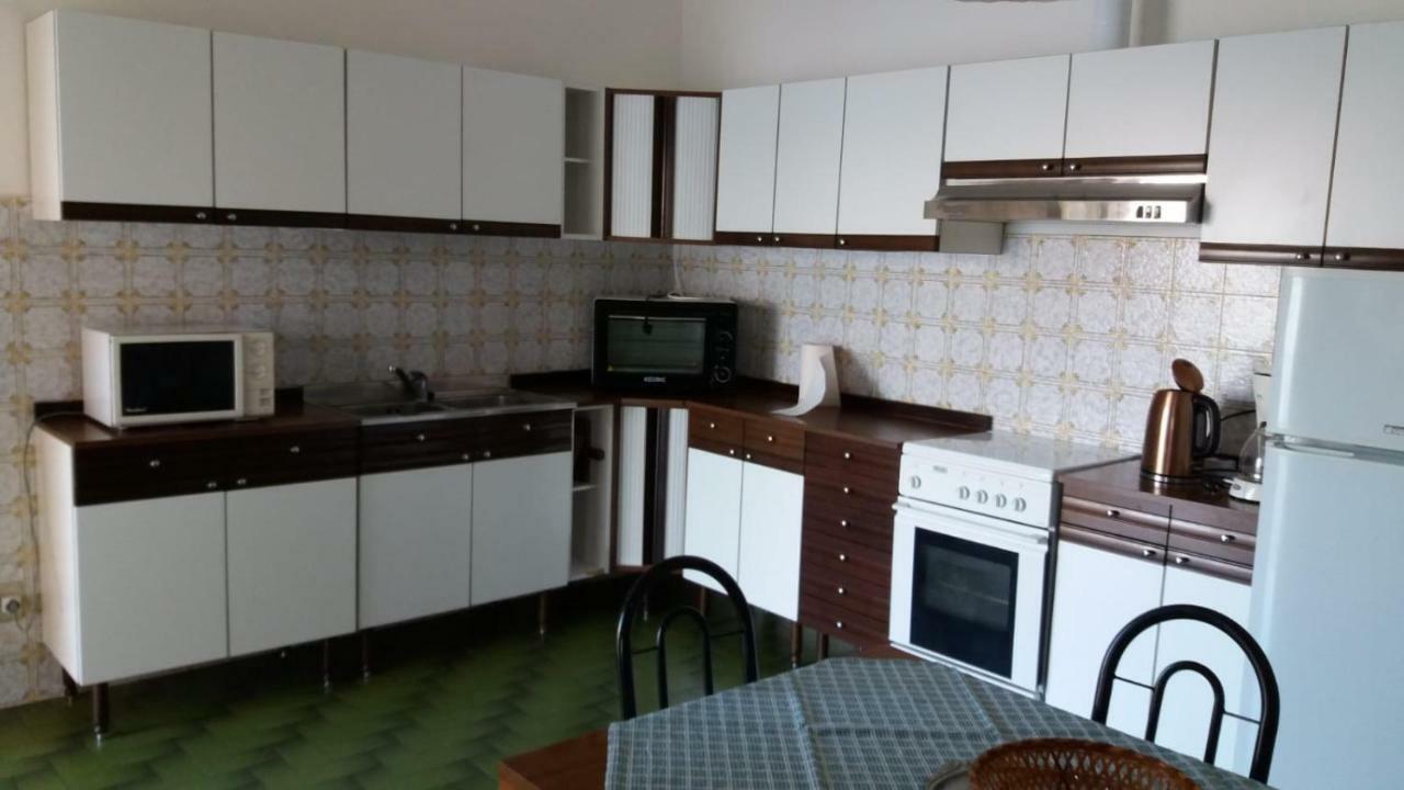 ברנצונה סול גארדה La Virgola Apartments מראה חיצוני תמונה